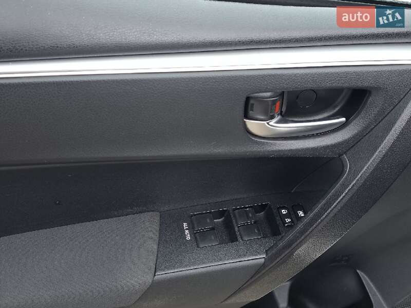 Седан Toyota Corolla 2016 в Києві фото 10 Седан Toyota Corolla 2016 в Києві
