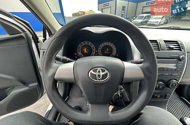 Седан Toyota Corolla 2010 в 