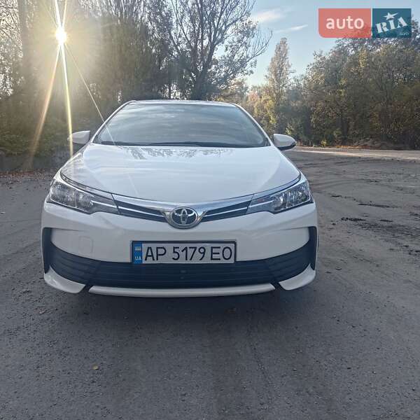 Седан Toyota Corolla 2016 в Запорожье