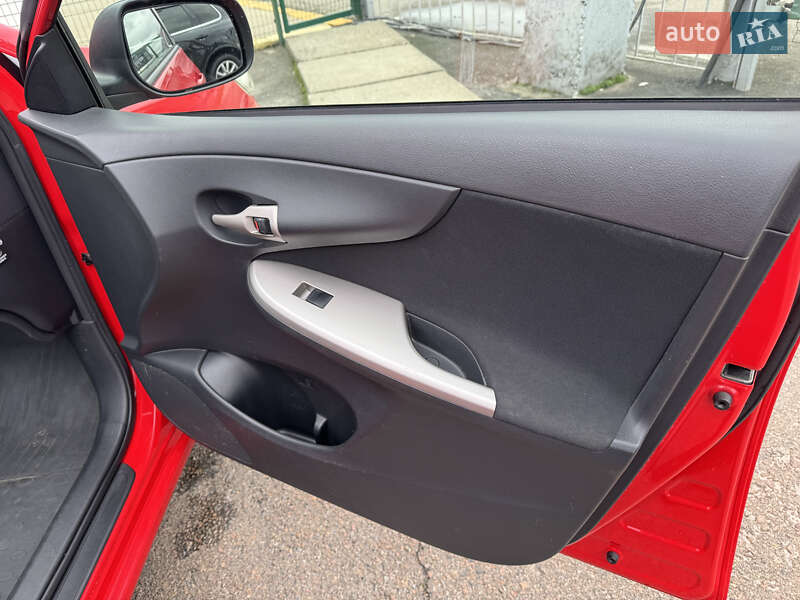 Седан Toyota Corolla 2008 в Києві