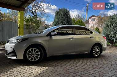 Седан Toyota Corolla 2018 в 