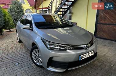 Седан Toyota Corolla 2018 в 