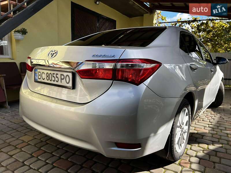 Седан Toyota Corolla 2018 в Бориславе