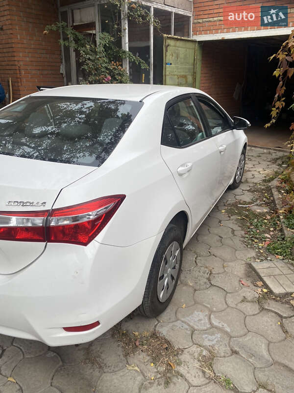 Седан Toyota Corolla 2013 в Днепре