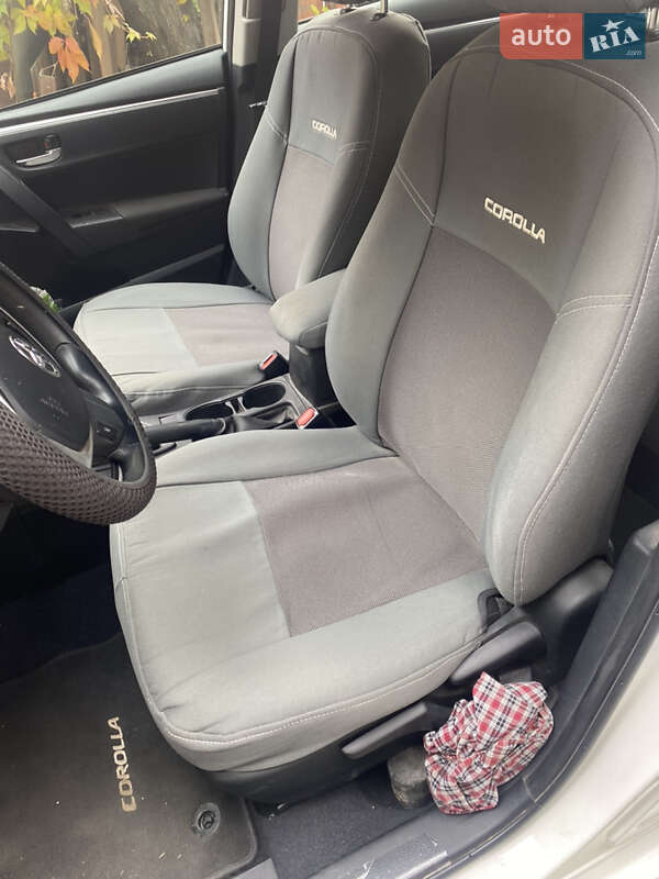 Седан Toyota Corolla 2013 в Днепре