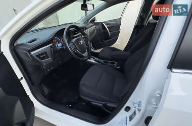 Седан Toyota Corolla 2015 в 
