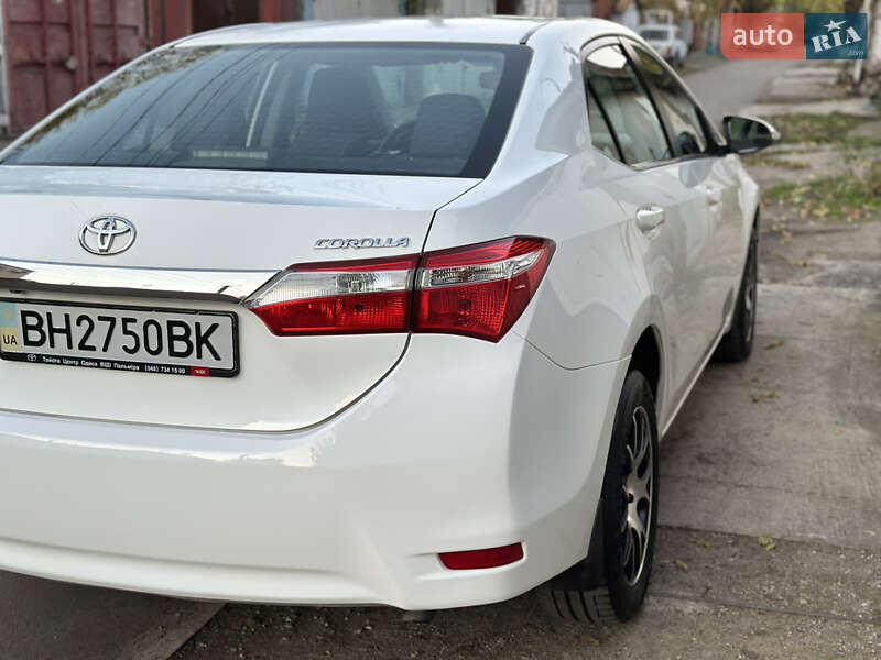 Седан Toyota Corolla 2015 в Одесі