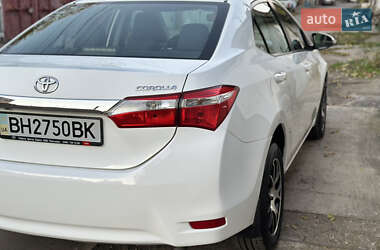 Седан Toyota Corolla 2015 в 