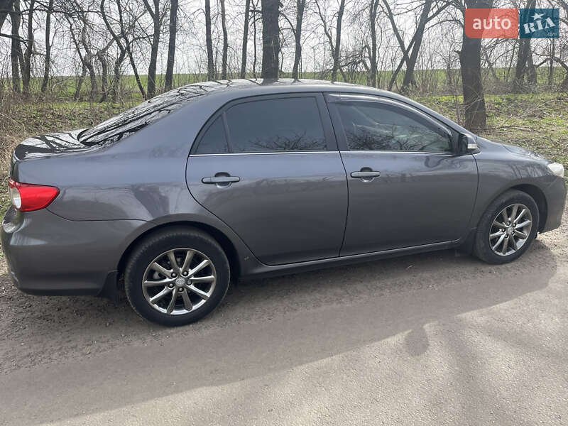 Седан Toyota Corolla 2012 в Краматорске