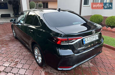 Седан Toyota Corolla 2019 в  фото 12 Седан Toyota Corolla 2019 в