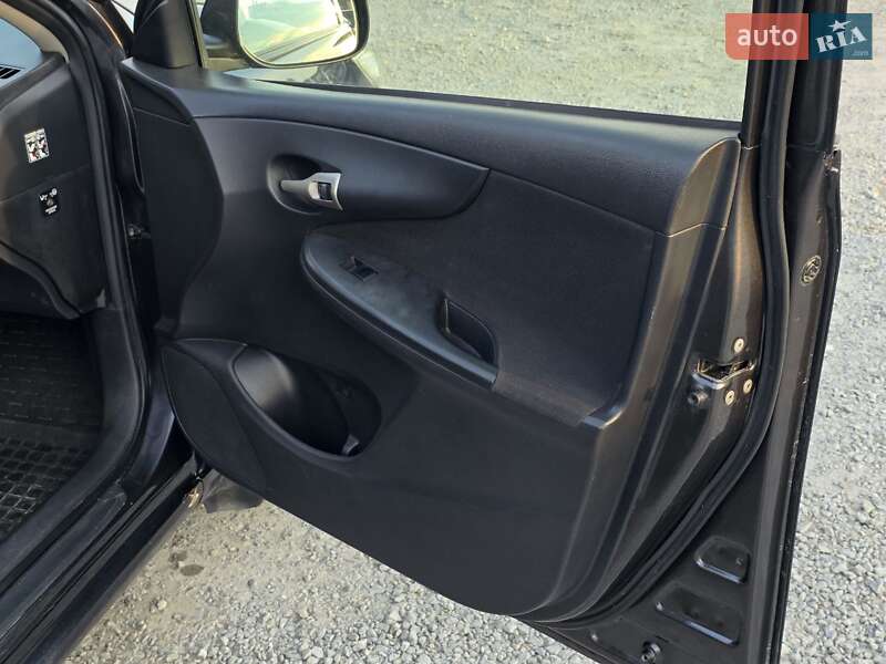 Седан Toyota Corolla 2008 в Тернополі фото 29 Седан Toyota Corolla 2008 в Тернополі