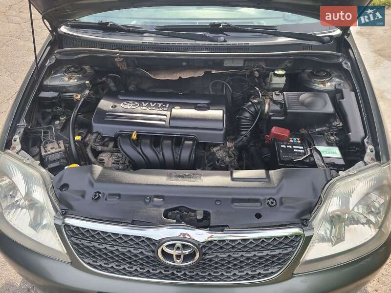 Седан Toyota Corolla 2003 в Киеве