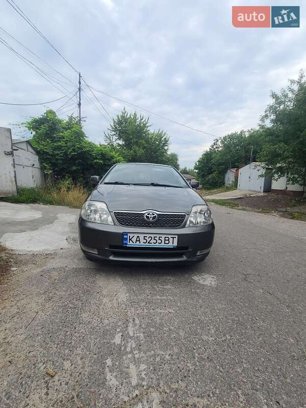 Седан Toyota Corolla 2003 в Киеве