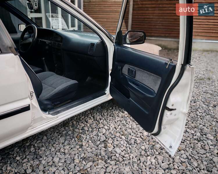 Хетчбек Toyota Corolla 1988 в Бердичеві фото 4 Хетчбек Toyota Corolla 1988 в Бердичеві