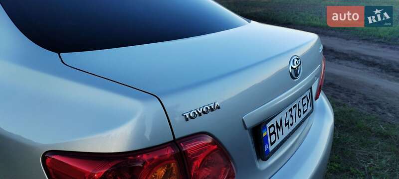 Седан Toyota Corolla 2009 в Шостке