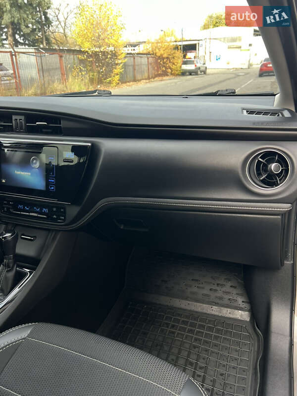 Седан Toyota Corolla 2017 в Каменец-Подольском фото 13 Седан Toyota Corolla 2017 в Каменец-Подольском