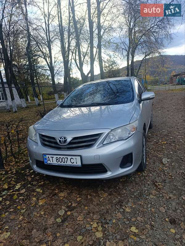 Седан Toyota Corolla 2011 в Косові фото Седан Toyota Corolla 2011 в Косові