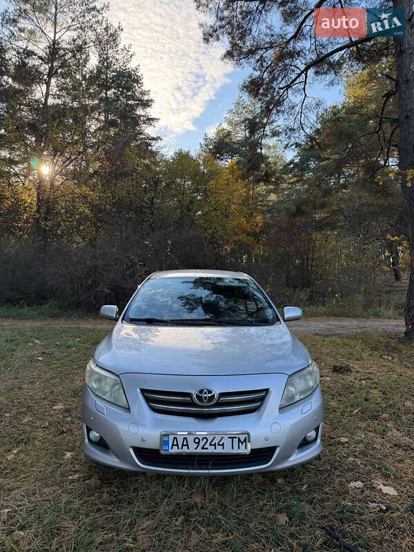 Седан Toyota Corolla 2006 в Киеве