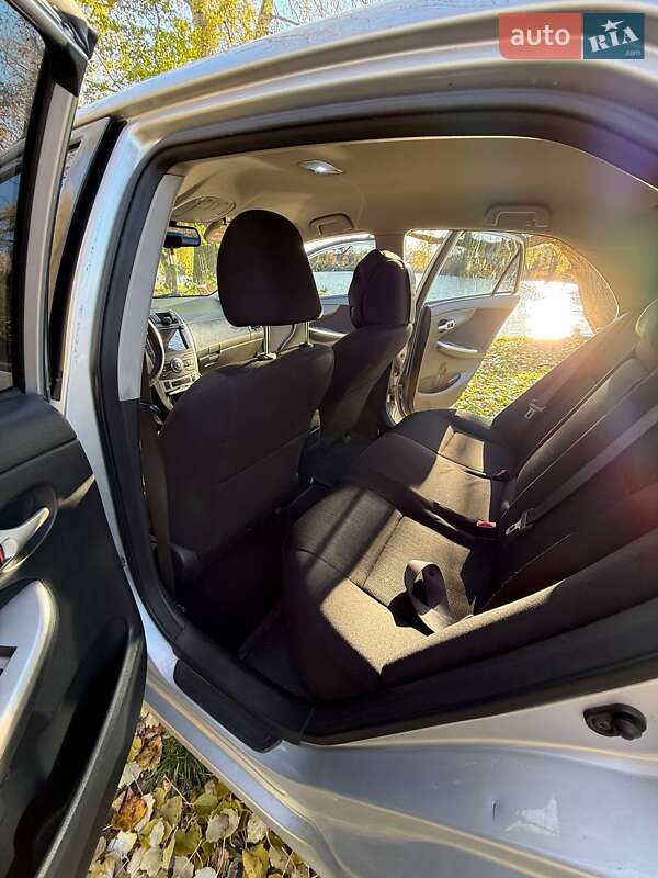 Седан Toyota Corolla 2006 в Киеве