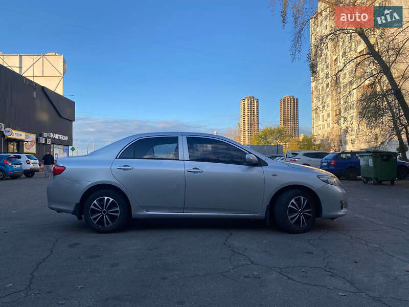 Седан Toyota Corolla 2007 в Киеве