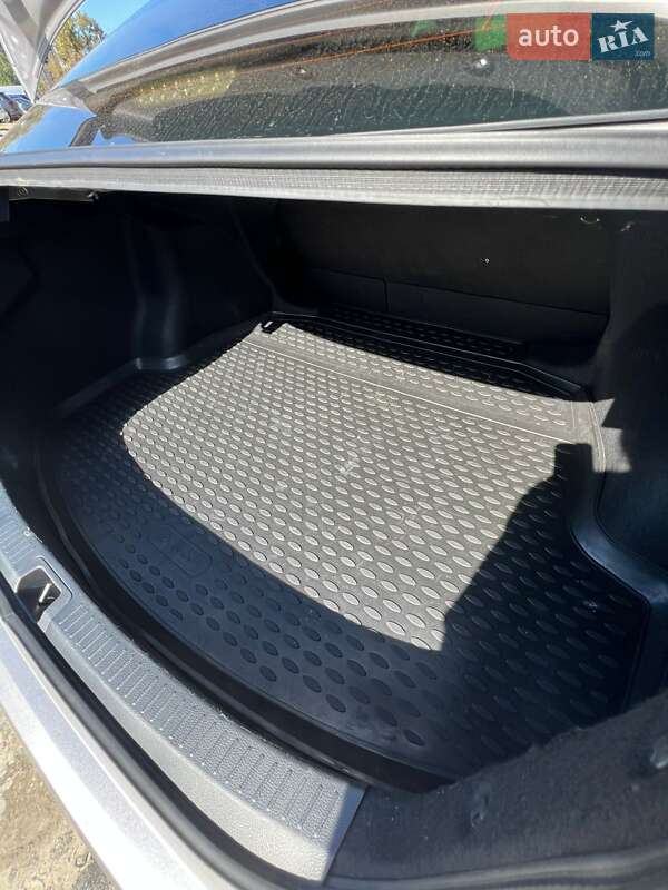 Седан Toyota Corolla 2019 в Киеве фото 10 Седан Toyota Corolla 2019 в Киеве