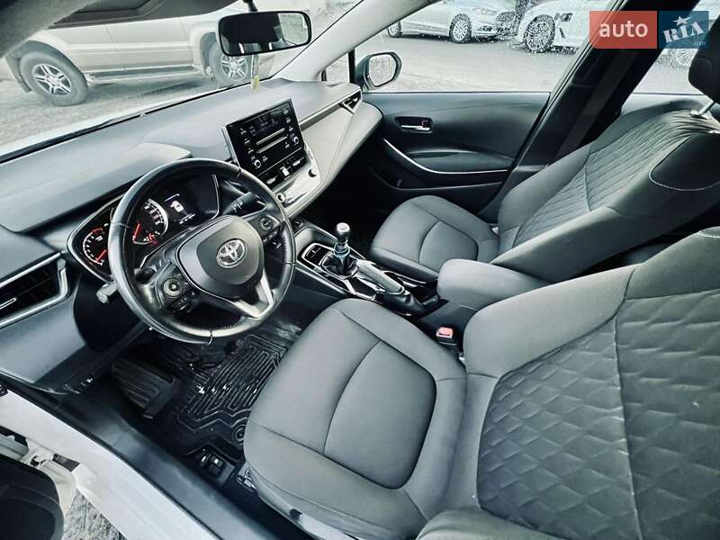 Седан Toyota Corolla 2020 в Полтаве