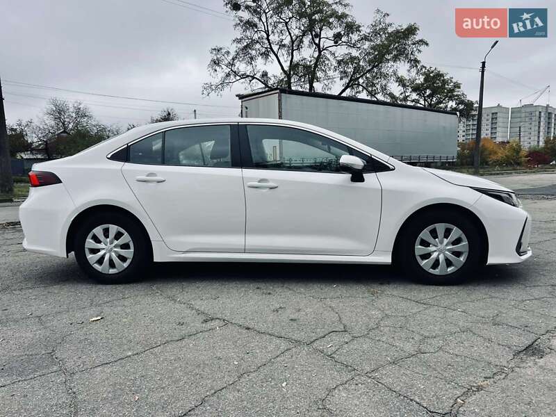 Седан Toyota Corolla 2020 в Полтаве
