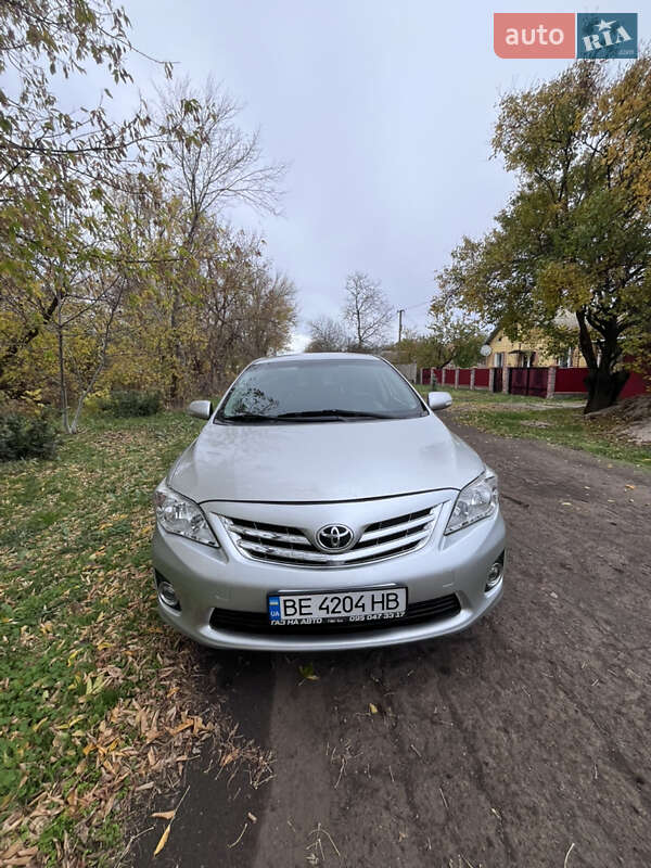 Седан Toyota Corolla 2011 в Николаеве