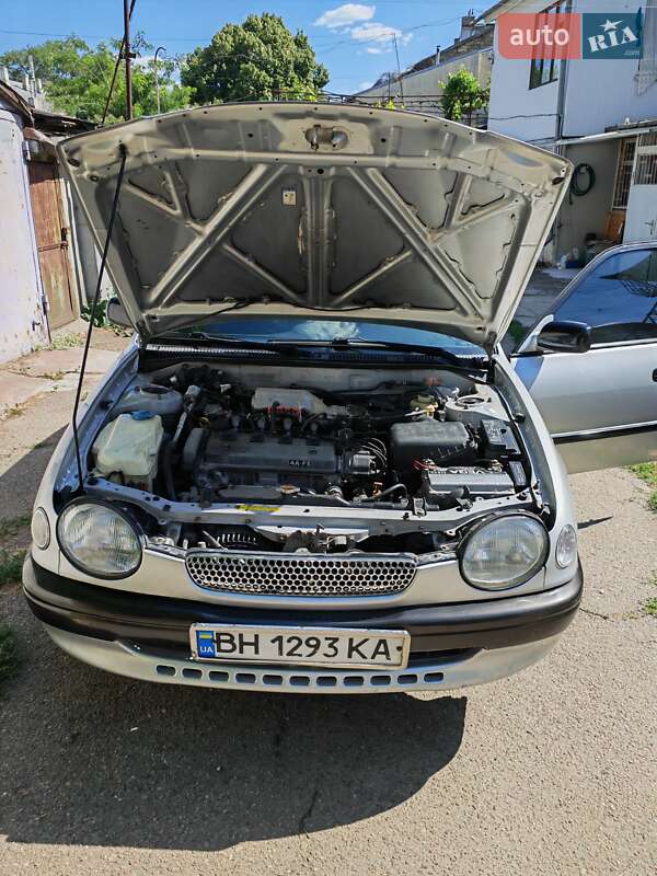 Хэтчбек Toyota Corolla 1999 в Одессе