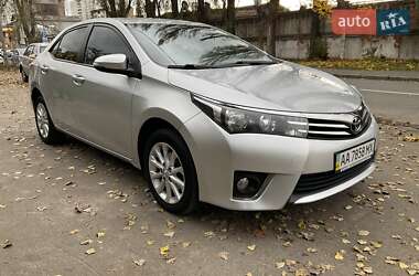 Седан Toyota Corolla 2016 в Киеве