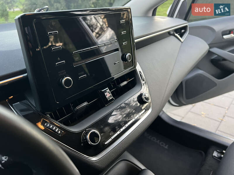 Седан Toyota Corolla 2019 в Киеве