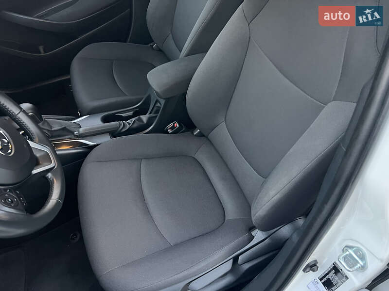 Седан Toyota Corolla 2019 в Киеве