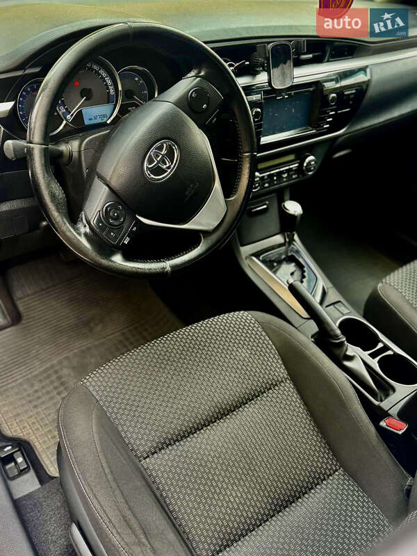 Седан Toyota Corolla 2013 в Луцке фото 11 Седан Toyota Corolla 2013 в Луцке