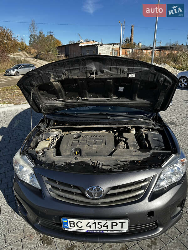 Седан Toyota Corolla 2011 в Львові