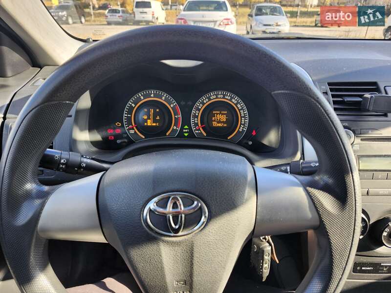 Седан Toyota Corolla 2011 в Киеве