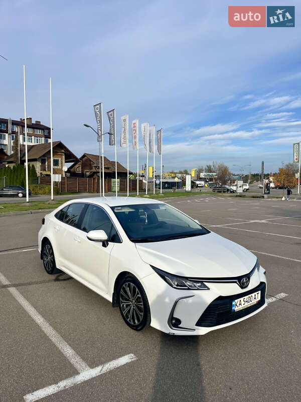 Седан Toyota Corolla 2019 в Киеве фото 2 Седан Toyota Corolla 2019 в Киеве