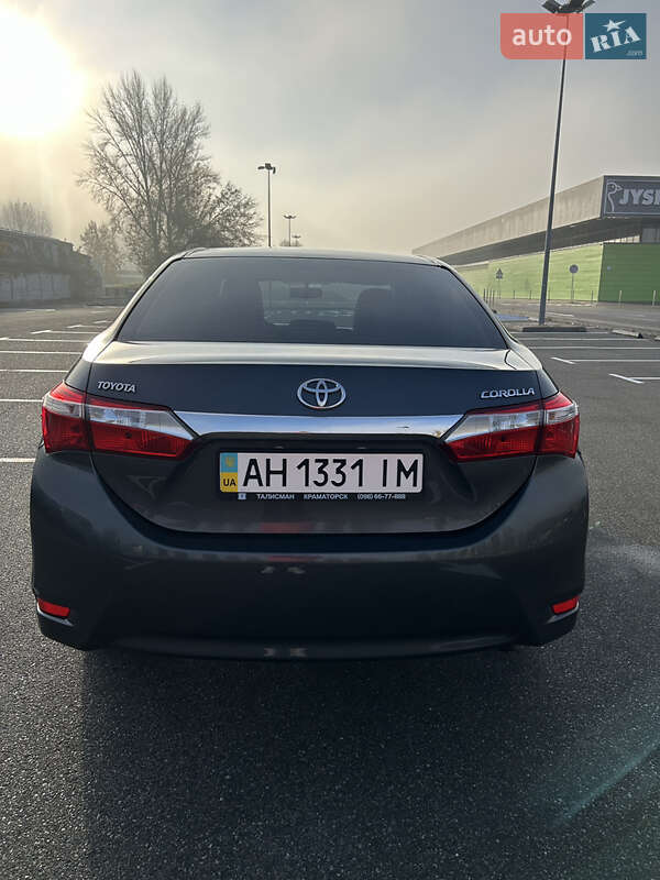 Седан Toyota Corolla 2013 в Киеве фото 4 Седан Toyota Corolla 2013 в Киеве