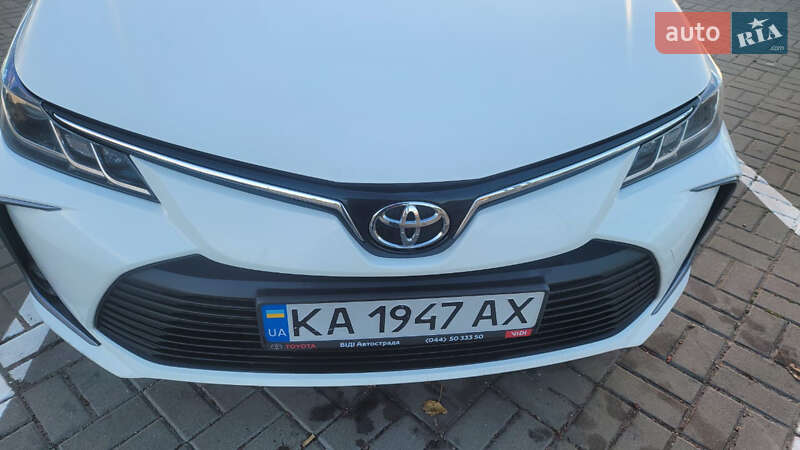 Седан Toyota Corolla 2019 в Киеве фото 5 Седан Toyota Corolla 2019 в Киеве