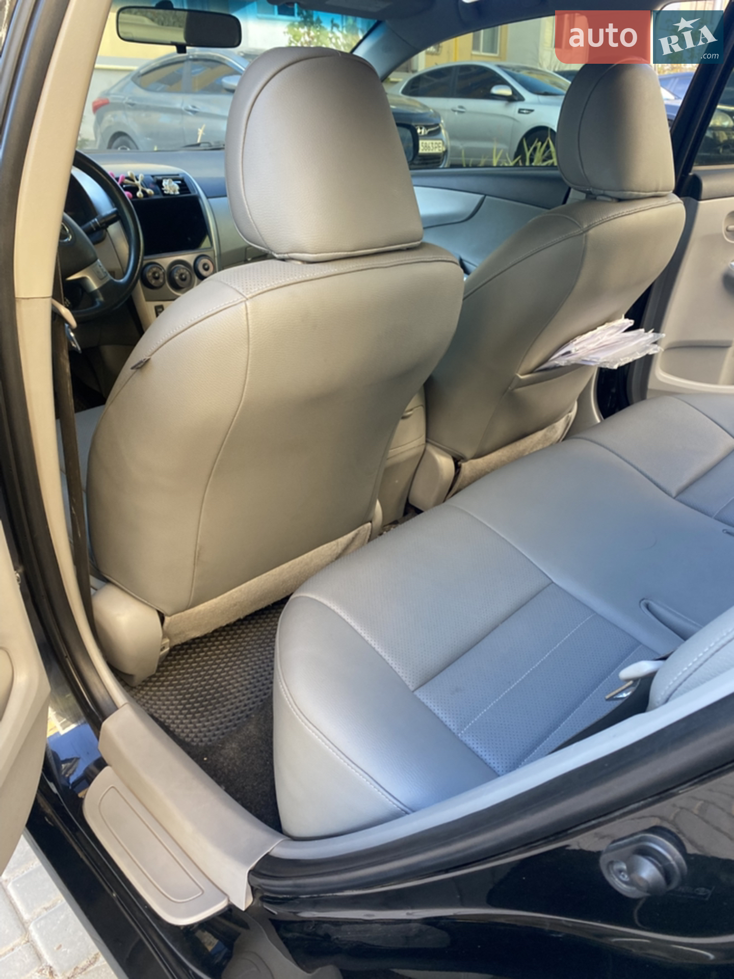 2011 Toyota Corolla - мініатюра 6