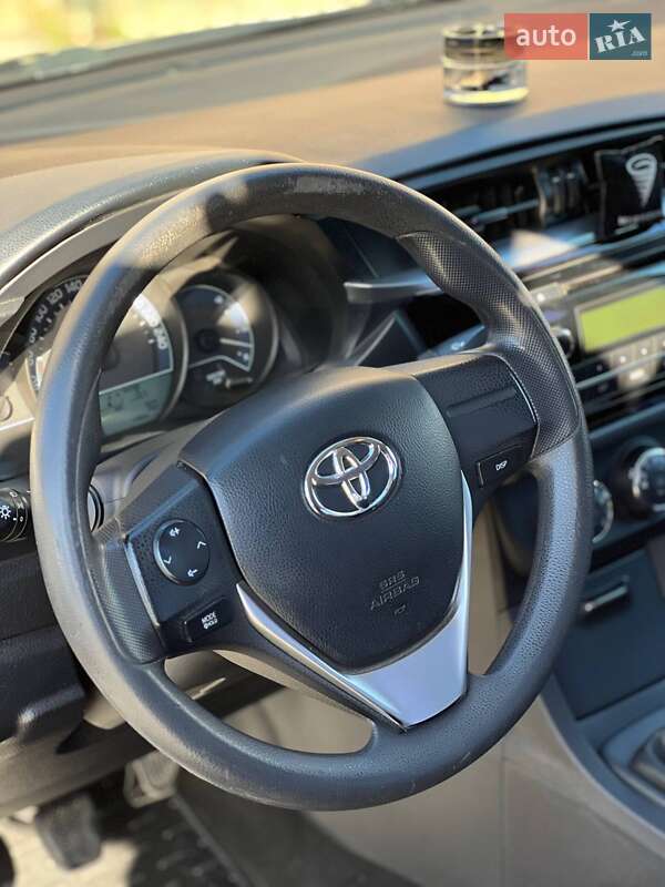 Седан Toyota Corolla 2016 в Одессе