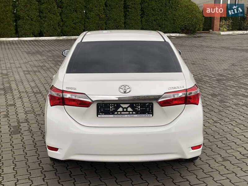 Седан Toyota Corolla 2013 в Луцке фото 5 Седан Toyota Corolla 2013 в Луцке