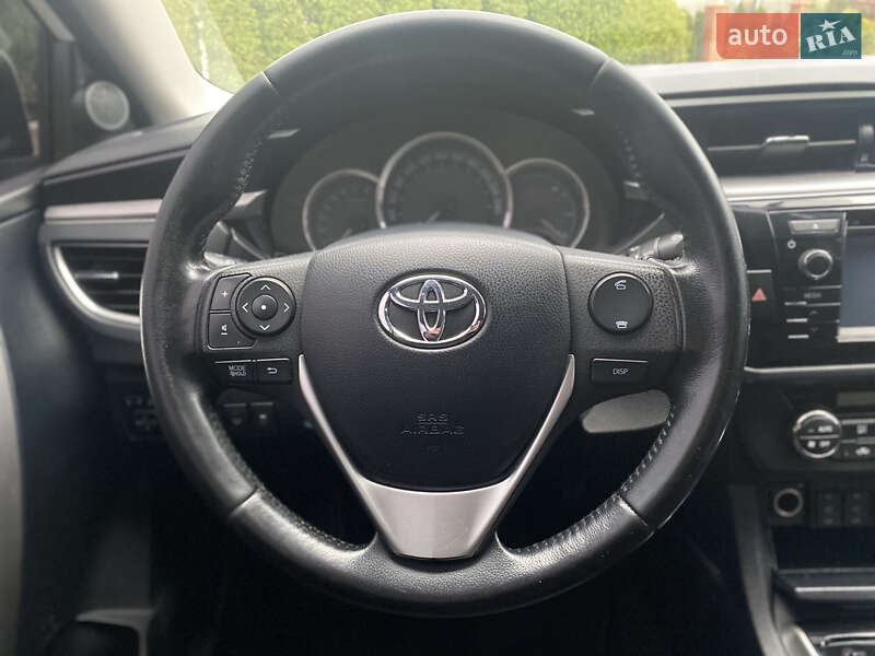 Седан Toyota Corolla 2013 в Луцке фото 18 Седан Toyota Corolla 2013 в Луцке