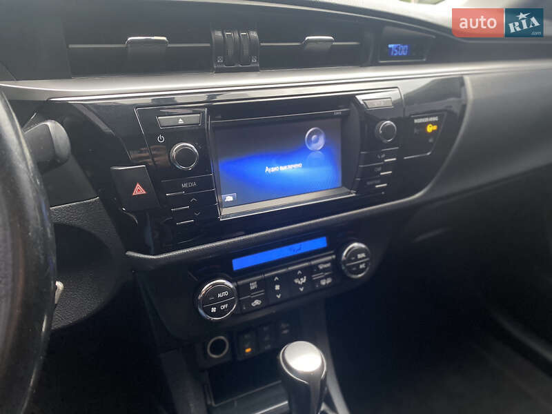 Седан Toyota Corolla 2013 в Луцке фото 21 Седан Toyota Corolla 2013 в Луцке