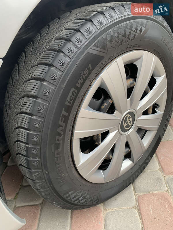 Седан Toyota Corolla 2011 в Дрогобыче