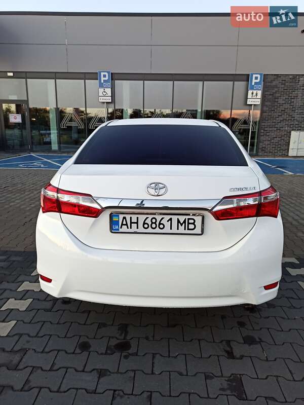 Седан Toyota Corolla 2017 в Львові фото 3 Седан Toyota Corolla 2017 в Львові