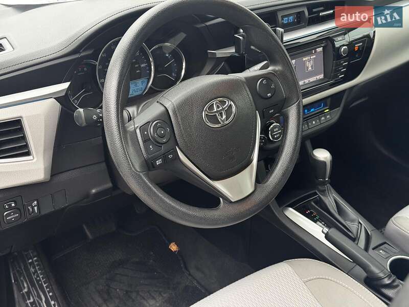 Седан Toyota Corolla 2016 в Харькове