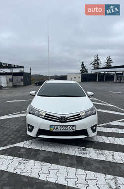 Седан Toyota Corolla 2013 в Виннице