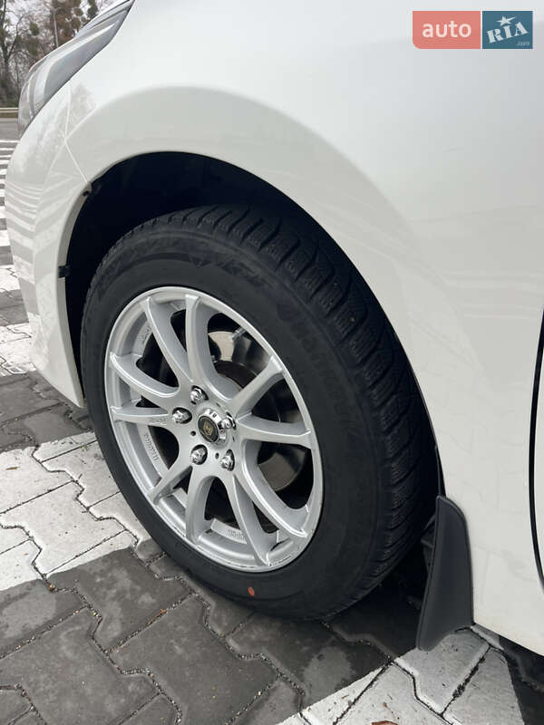 Седан Toyota Corolla 2013 в Тульчине