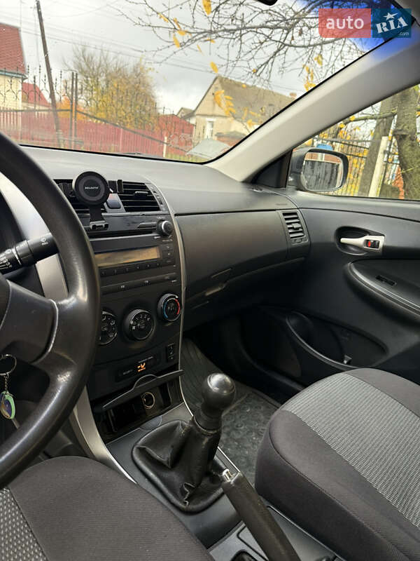 Седан Toyota Corolla 2008 в Рожище