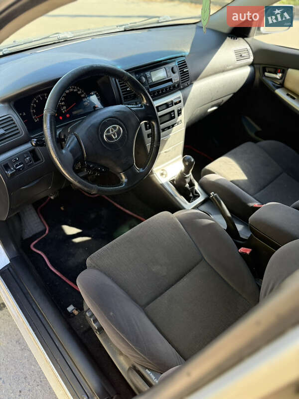 Седан Toyota Corolla 2002 в Харькове